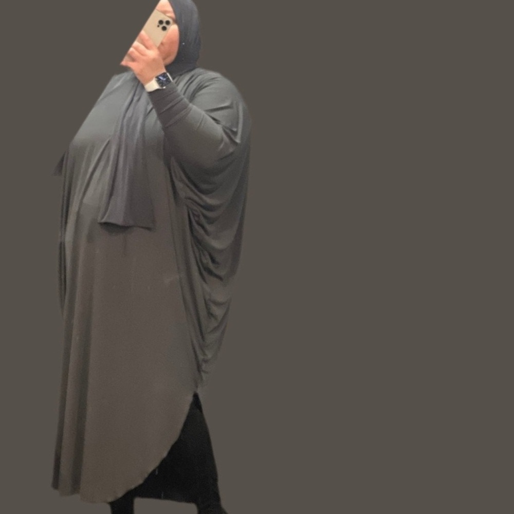 🧕🏼 Sports Abaya